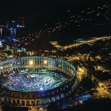 Prázdninový dům 4 Bedroom Amazing In