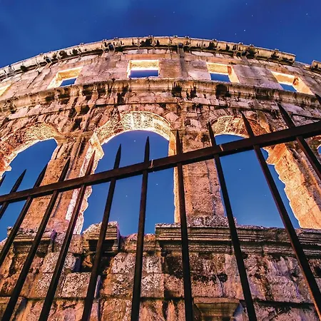 Stunning In Pula