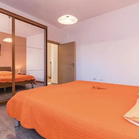 4 Bedroom Amazing In Pula