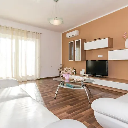 Stunning In With Wifi Holiday home