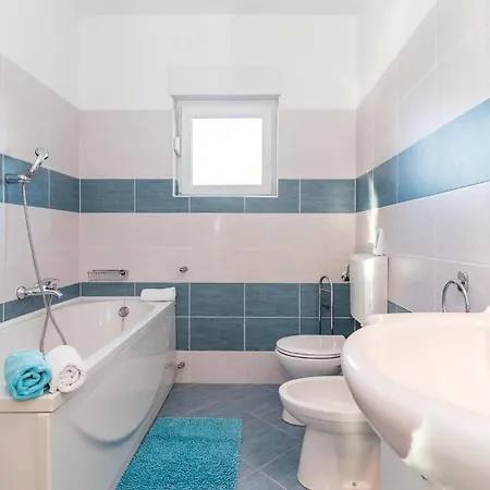 Stunning In With Wifi Holiday home *