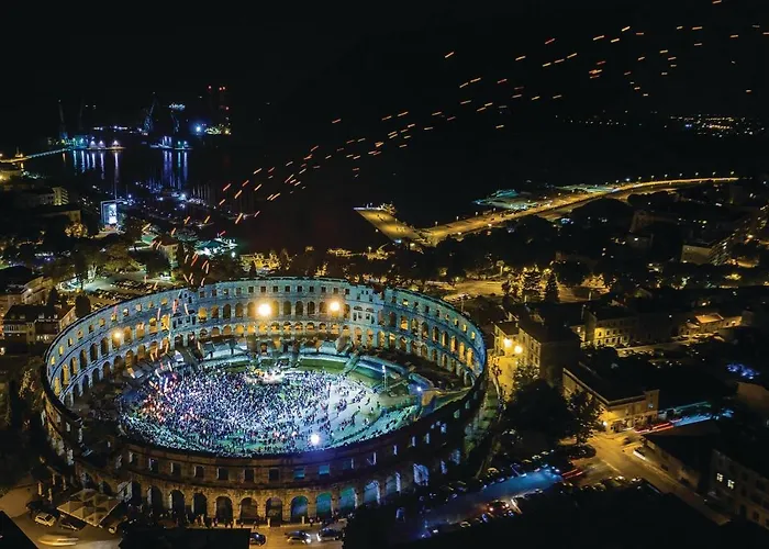 Semesterbostad 4 Bedroom Amazing In