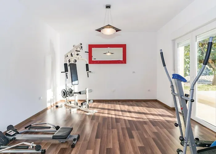 Σπίτι διακοπών 4 Bedroom Amazing In *