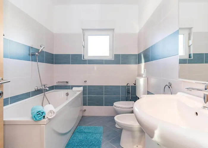 4 Bedroom Amazing In Feriehus *