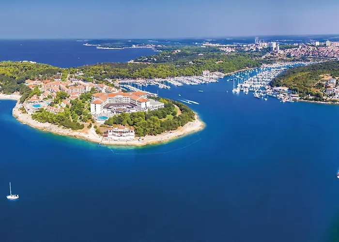 Feriehus 4 Bedroom Amazing In Pula