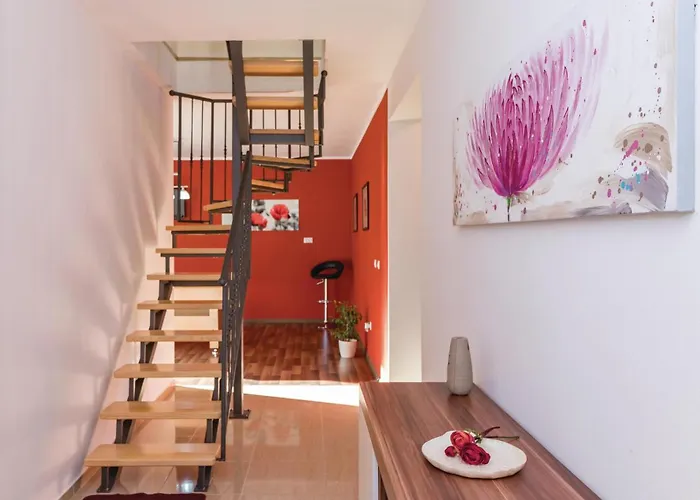 Feriehus 4 Bedroom Amazing In Pula